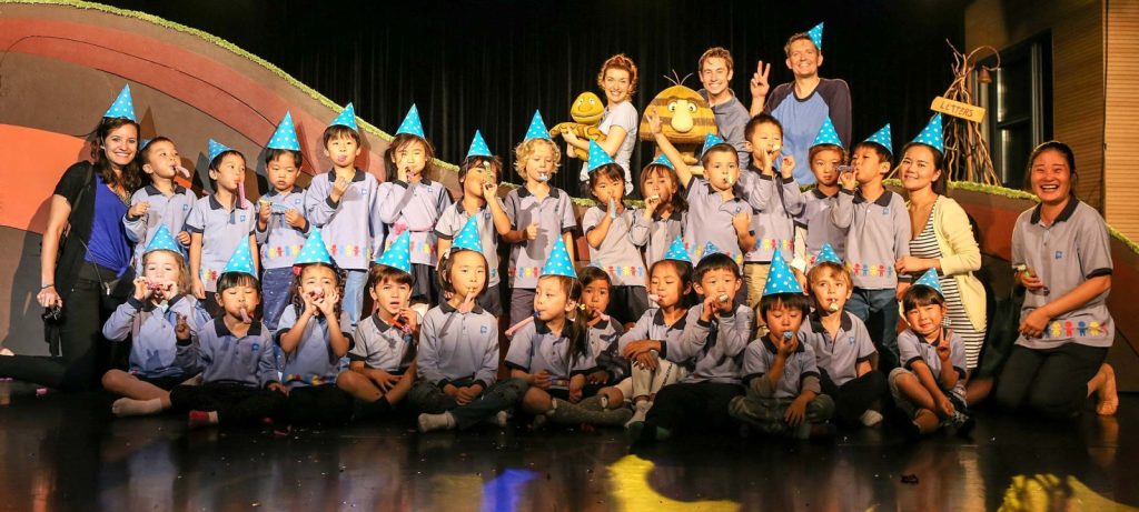 Shanghai audiences go gaga for South Australian production of Grug Blog2000px Grug in Shanghai1 1600x720 1