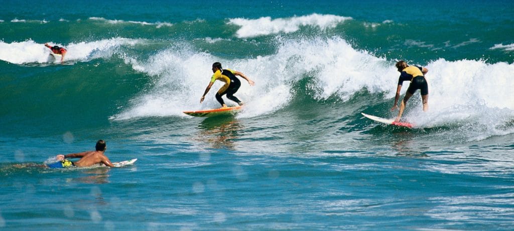 Blog2000px SurfsUp 1600x720 1