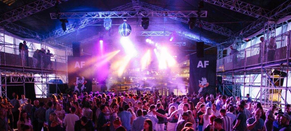 Blog2000pxPalais Closing Weekend VIP Palais Credit Sia Duff 33 1600x720 1